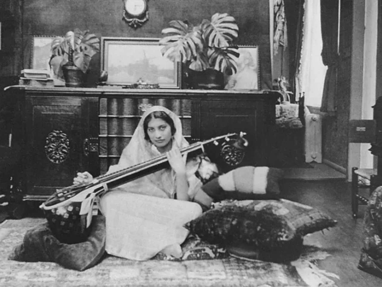Noor Inayat Khan - The Wireless Heroine