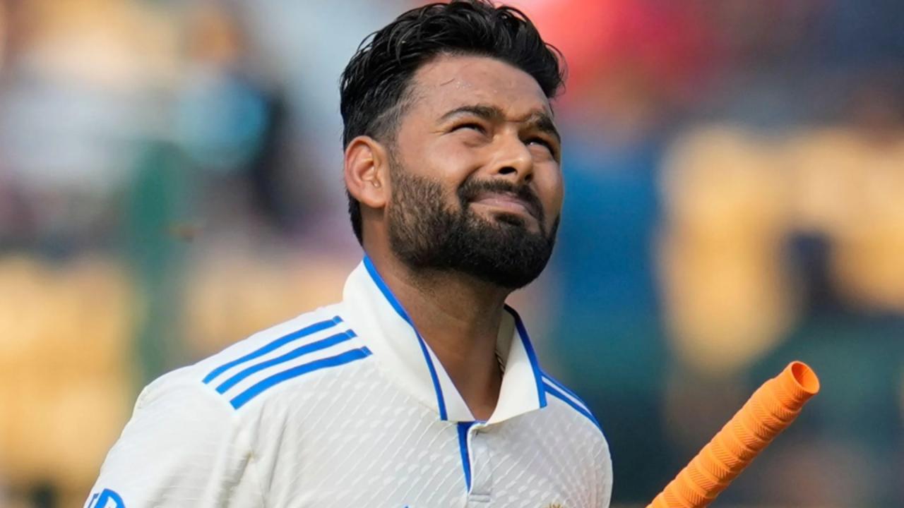 शतक बनाने में तीसरे नंबर के विकेटकीपर