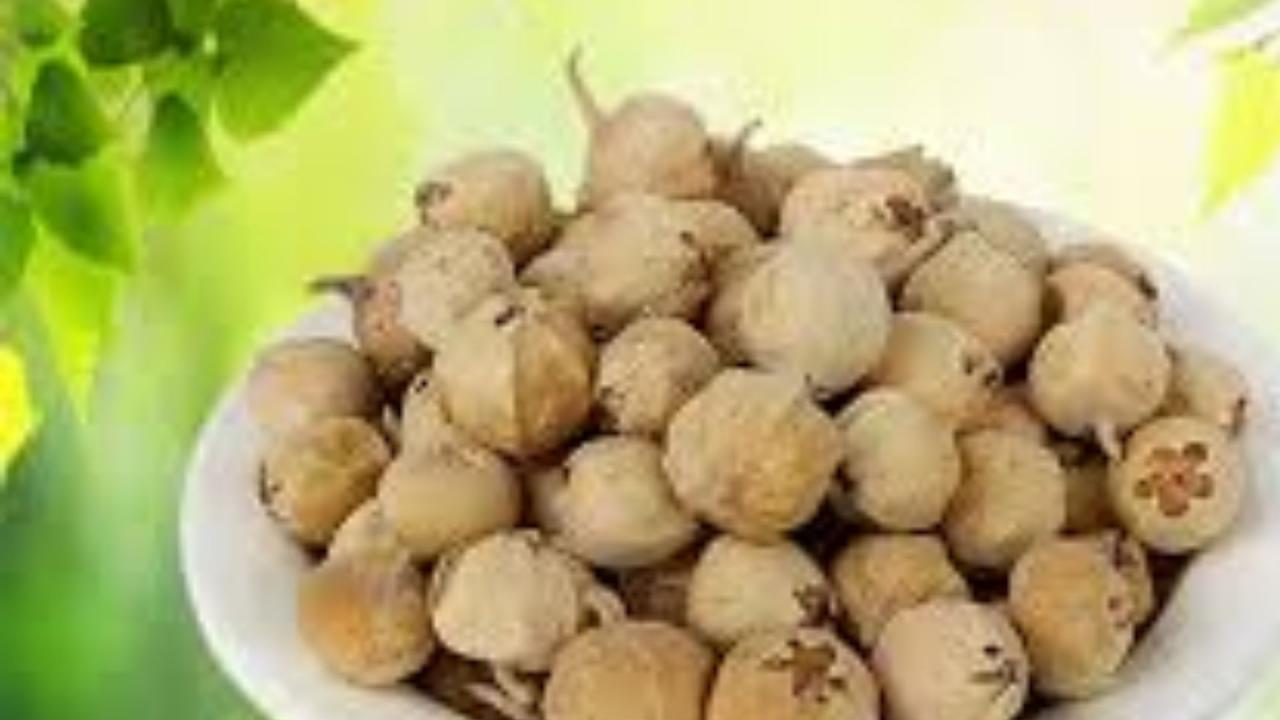 पानी में भिगोकर रखते हैं