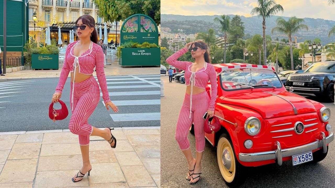 Bonjour in bold red