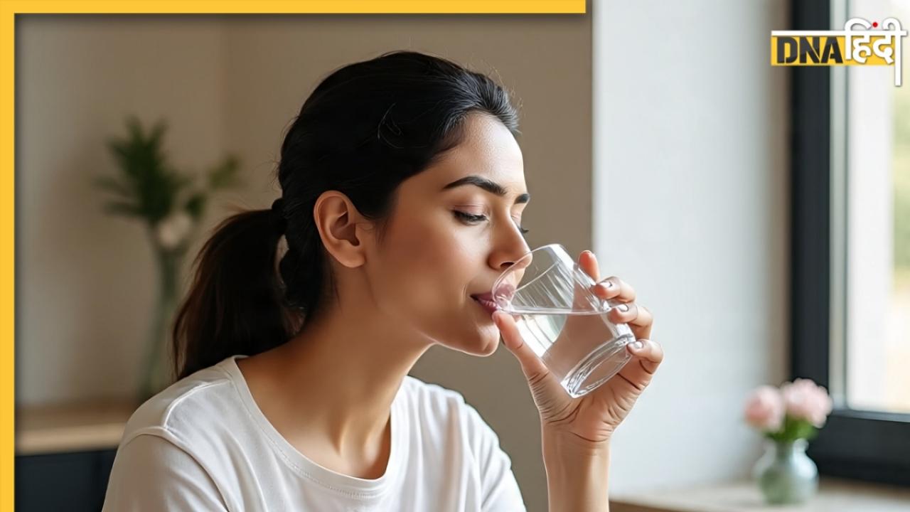 Monsoon Health Care: ठंडा नहीं, मानसून में पिएं हल्का गुनगुना पानी, छू भी नहीं पाएंगी ये बीमारियां