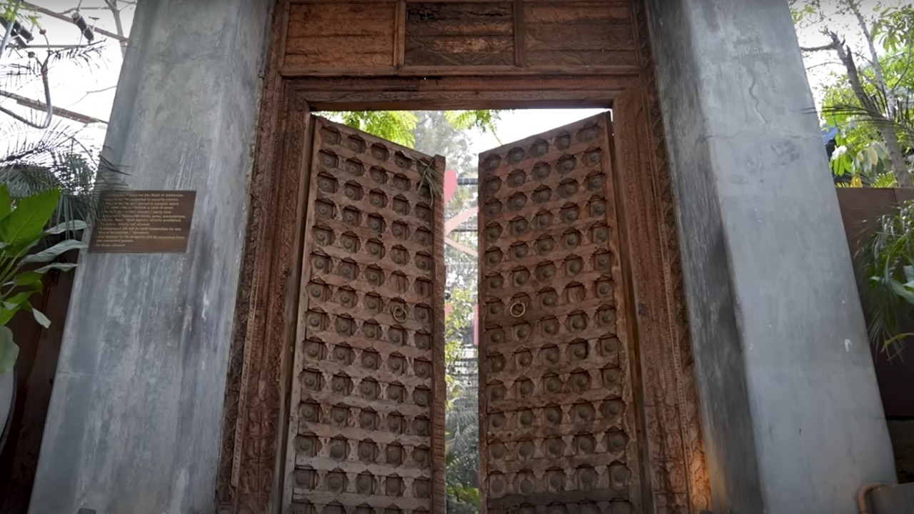 Restaurant's interior features