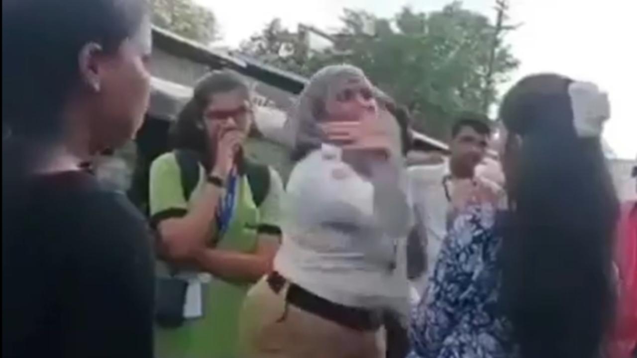 लातूर में हुई थी स्कूटी सवार लड़कियों से मारपीट