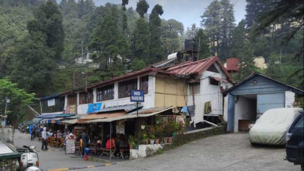 चार दुकान के चर्च के पास भी होता है डरावना अहसास