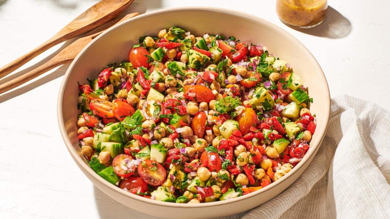 Chickpea salad bowl