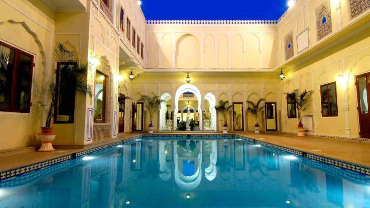 The Raj palace: Royal experience