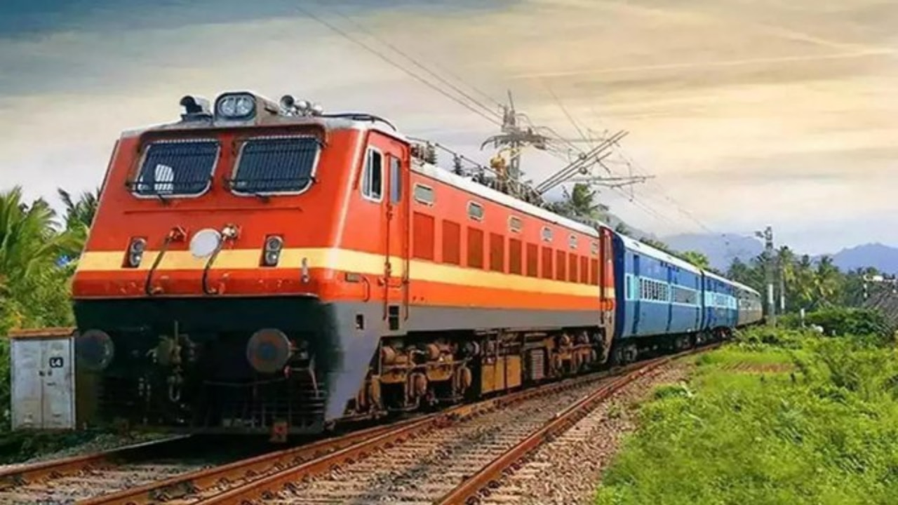 लोकल और सीजनल टिकट पर राहत