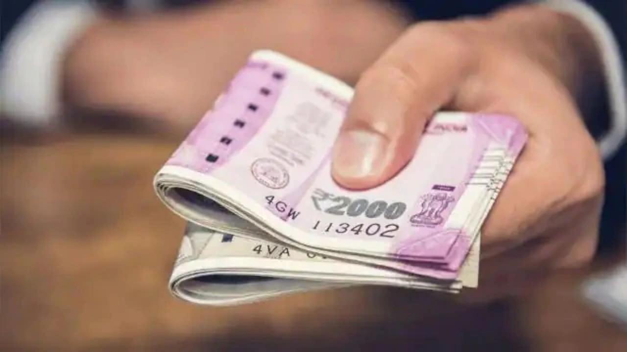 आर्थिक संकटों कर रहे हैं सामना