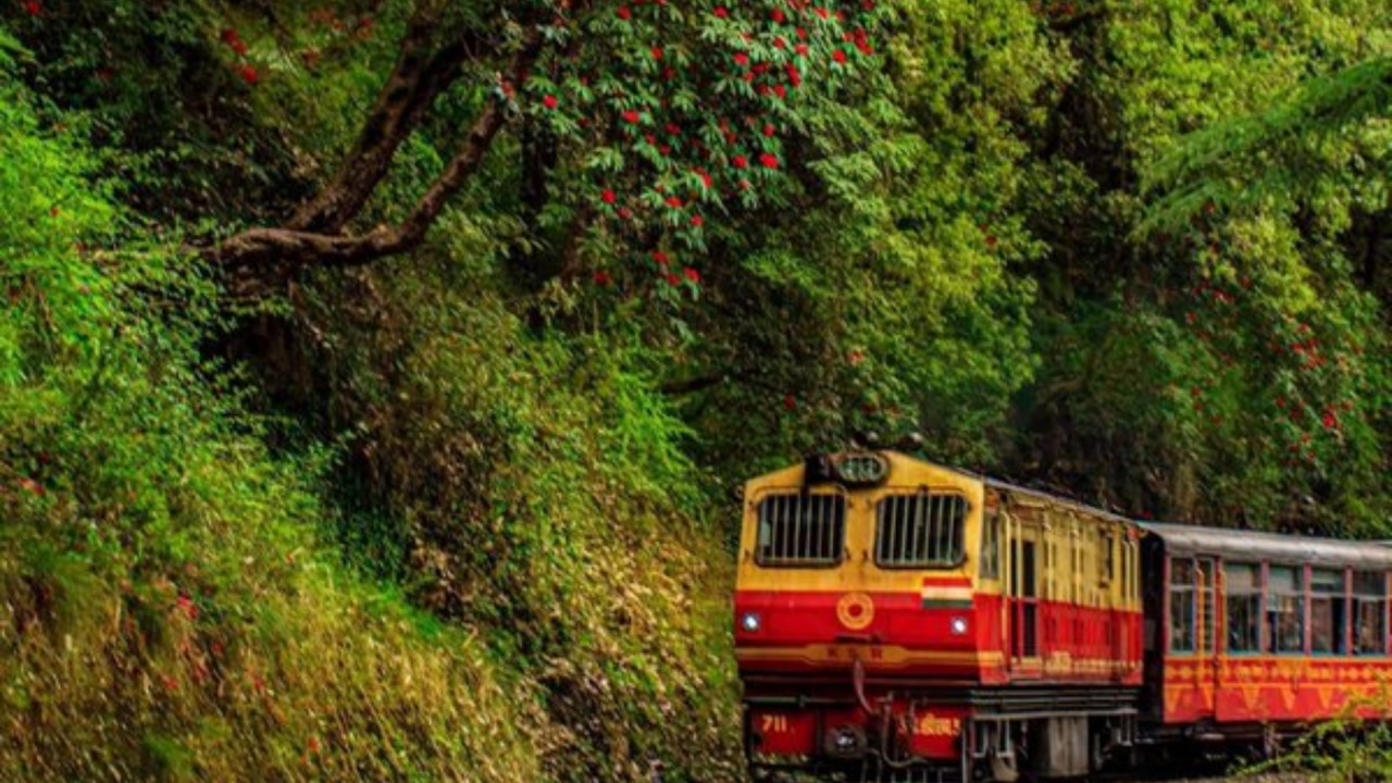 रेलवे ट्रैक  पर अंग्रेजों का कब्जा बना 