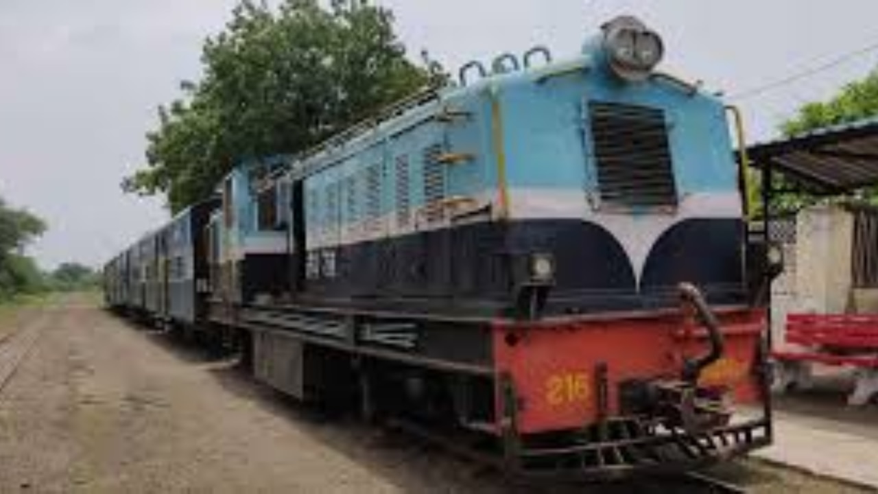 जर्जर हो चुका है ट्रैक