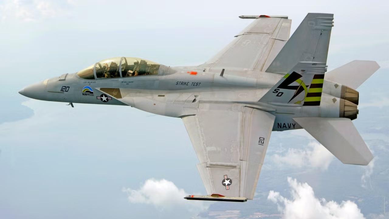 अमेरिकी नेवी का Boeing F/A-18E/F Super Hornet भी है गजब