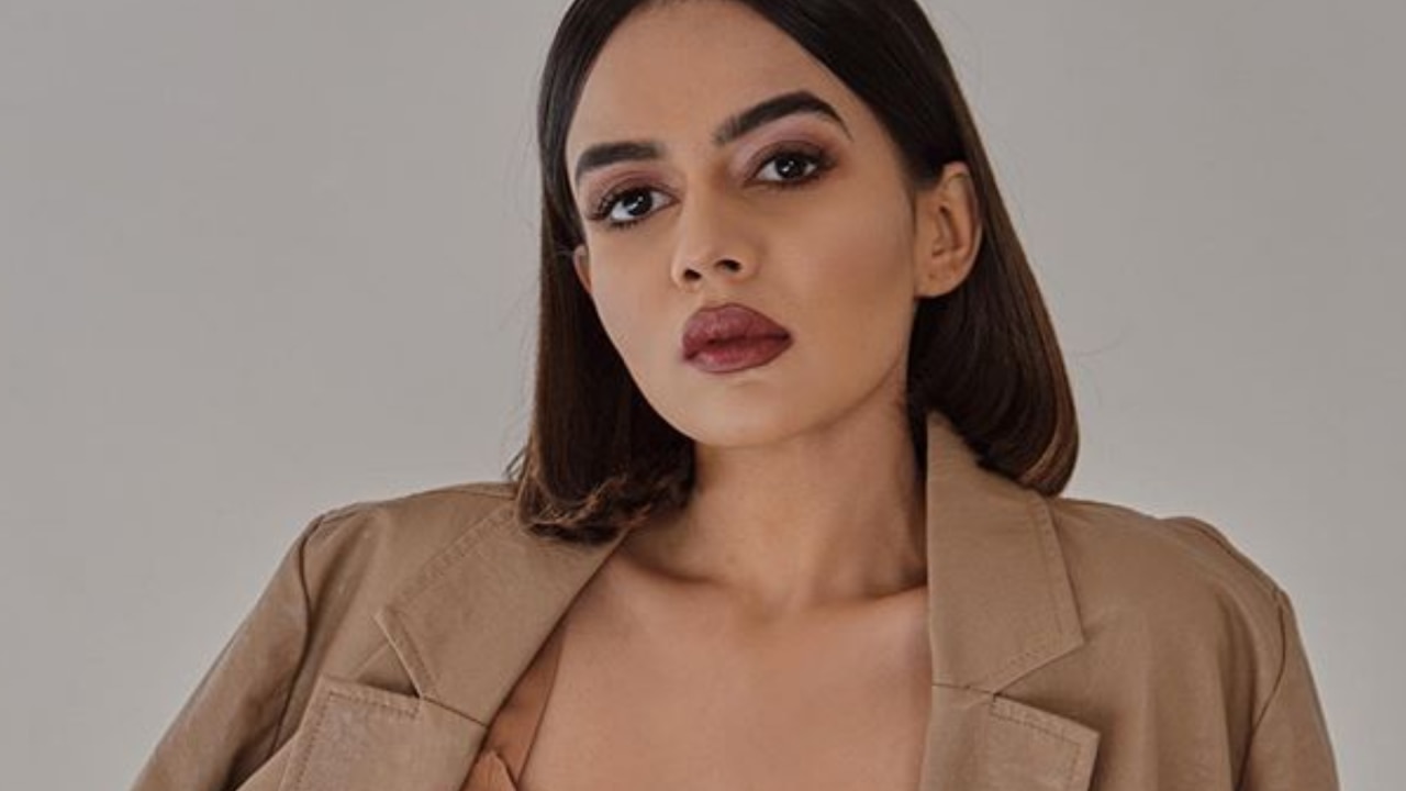 Komal Pandey (₹30 Crore)
