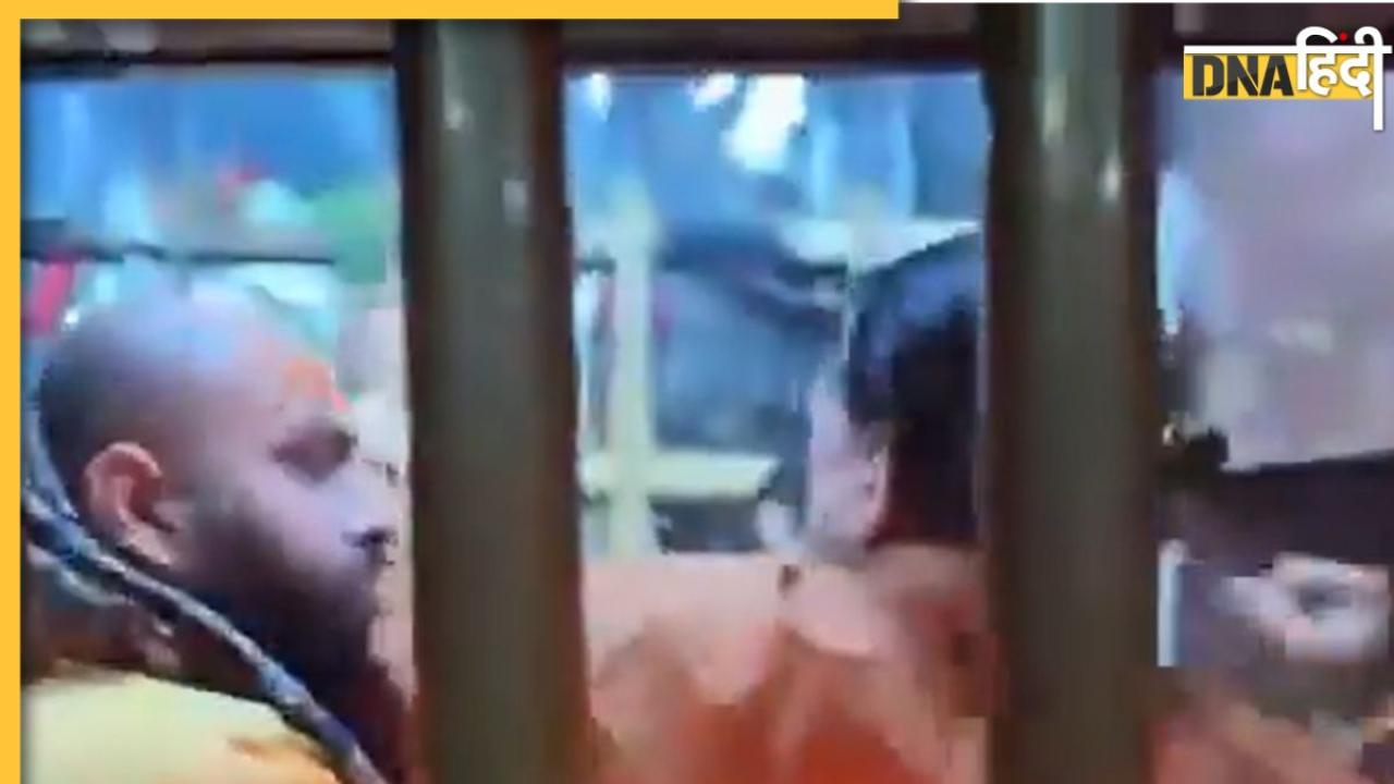 Shocking Video: पूर्वांचल के मां विंध्यवासिनी धाम में बवाल, दबंगों ने गर्भगृह में घुसकर पुजारी को पीटा