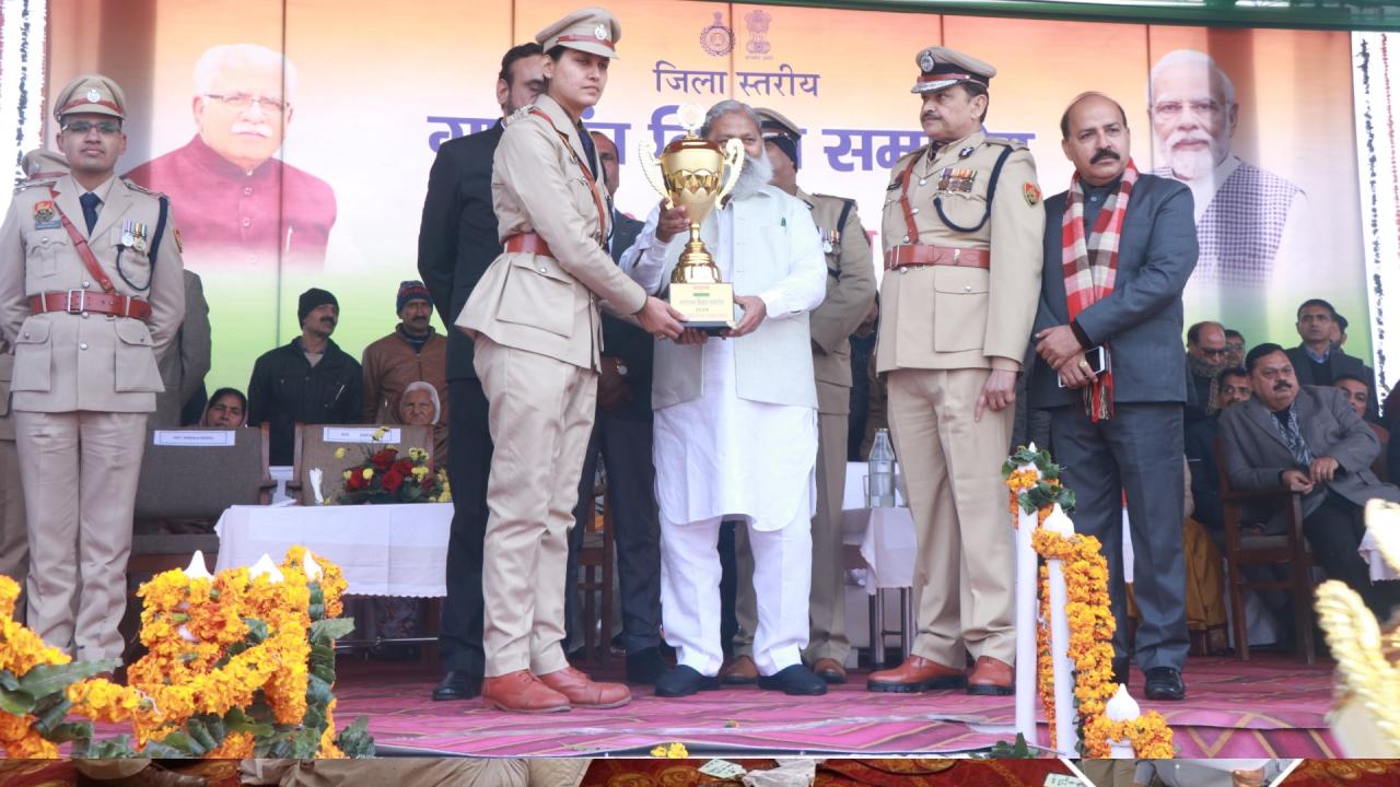 स्कूल से लेकर कॉलेज तक मेधावी रही हैं सृष्टि गुप्ता