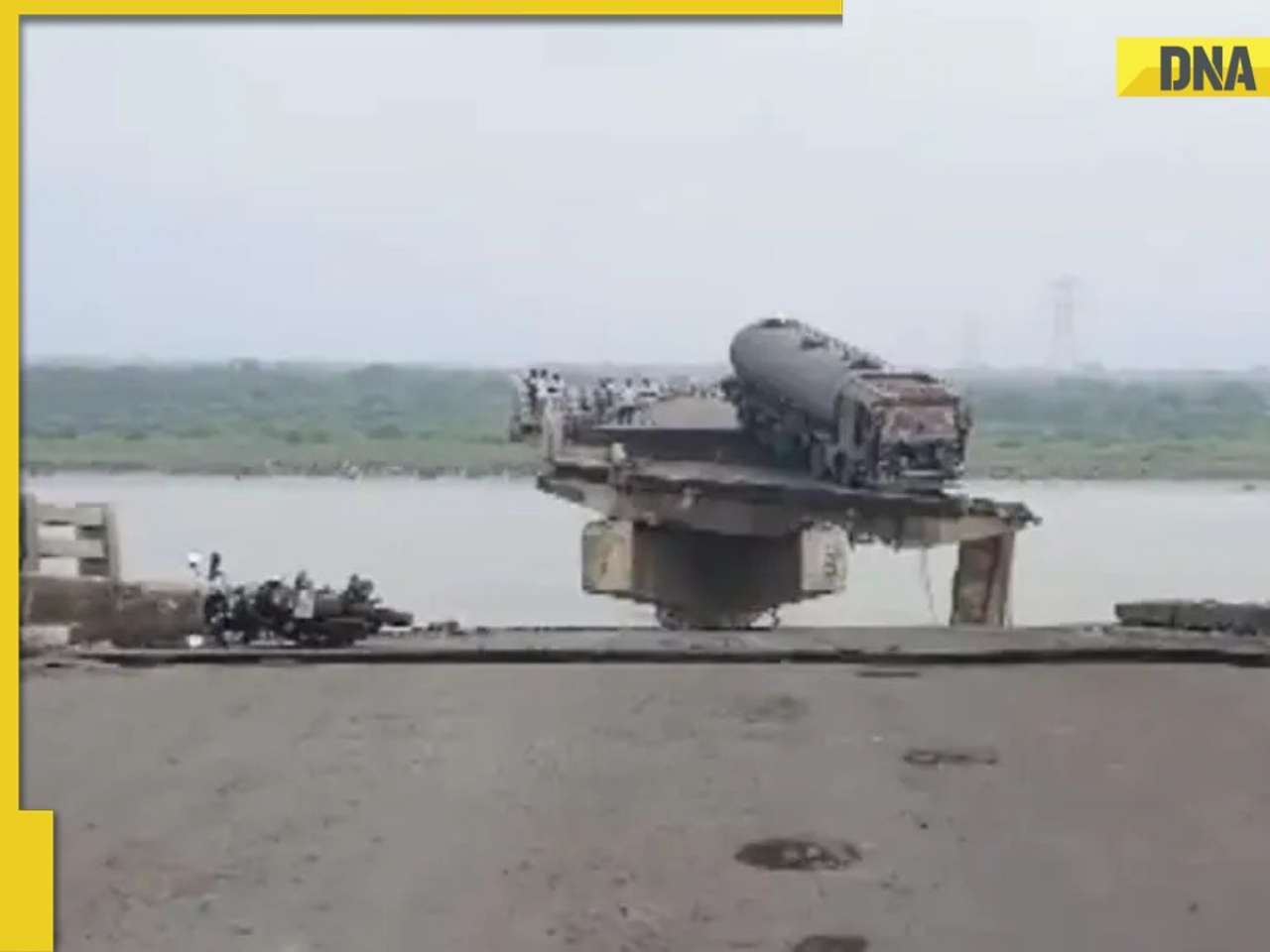 Gujarat: At least 9 dead after 45-year old Gambhira bridge collapses in Vadodara, watch 