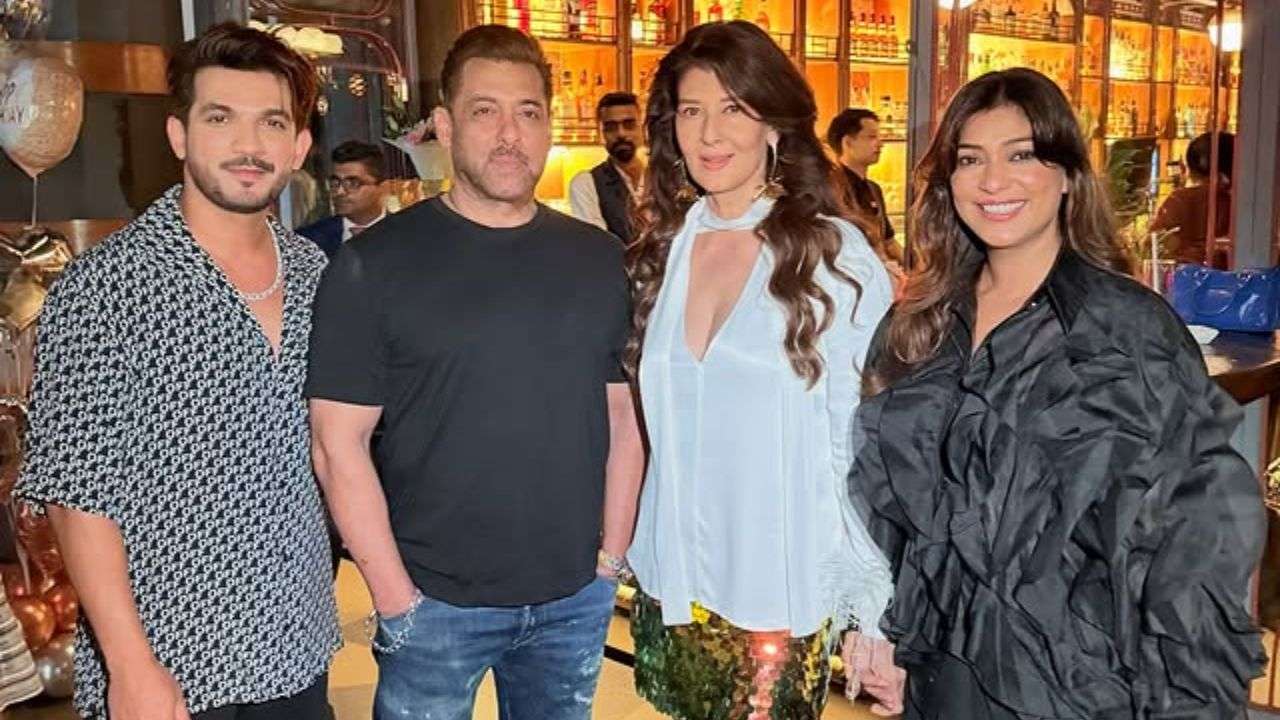 Salman Khan at Sangeeta Bijlani’s birthday bash