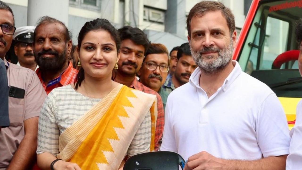 बस कंडक्टर की बेटी हैं आईएएस रेणु राज
