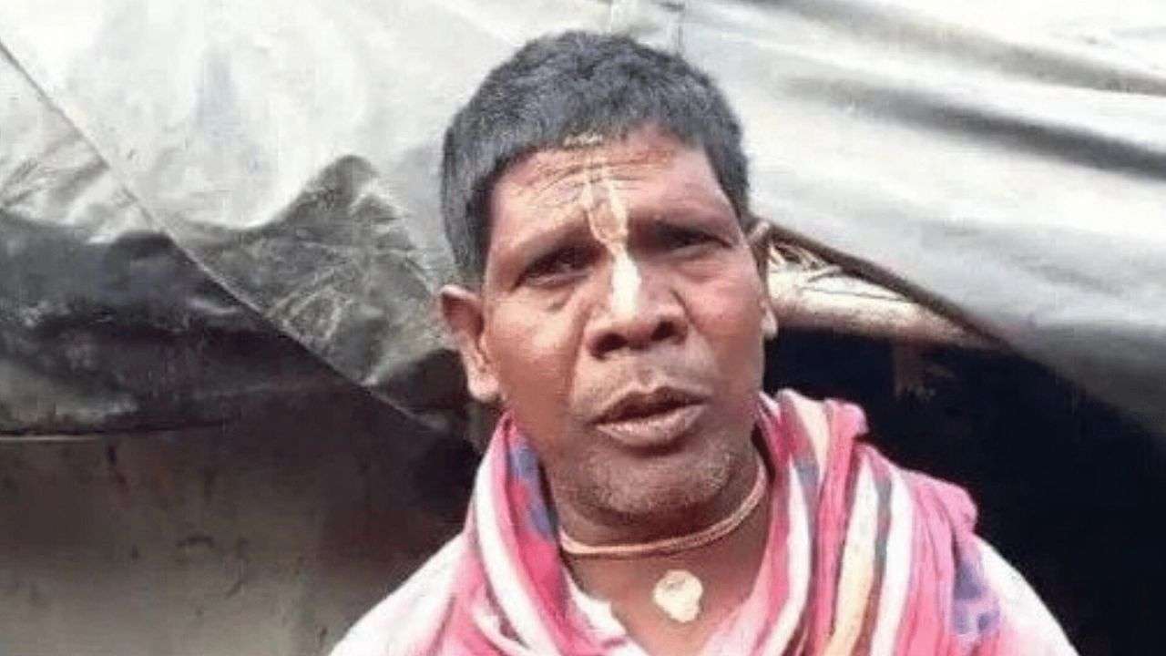 Bhuban Badyakar: Kaccha Badam seller