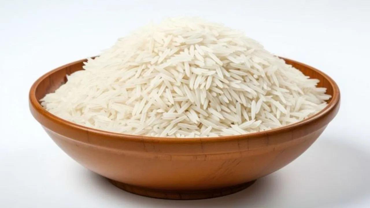 चावल अर्पित करें