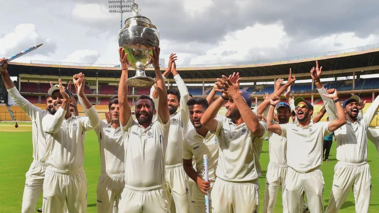 डेब्यू वाले खिलाड़ी को मिलती है इतनी सैलरी