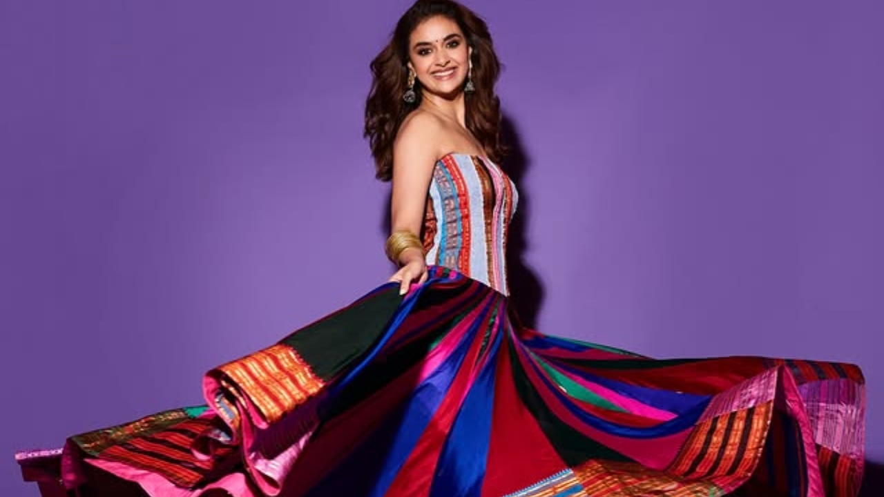 Flowing skirt with traditional colour palette