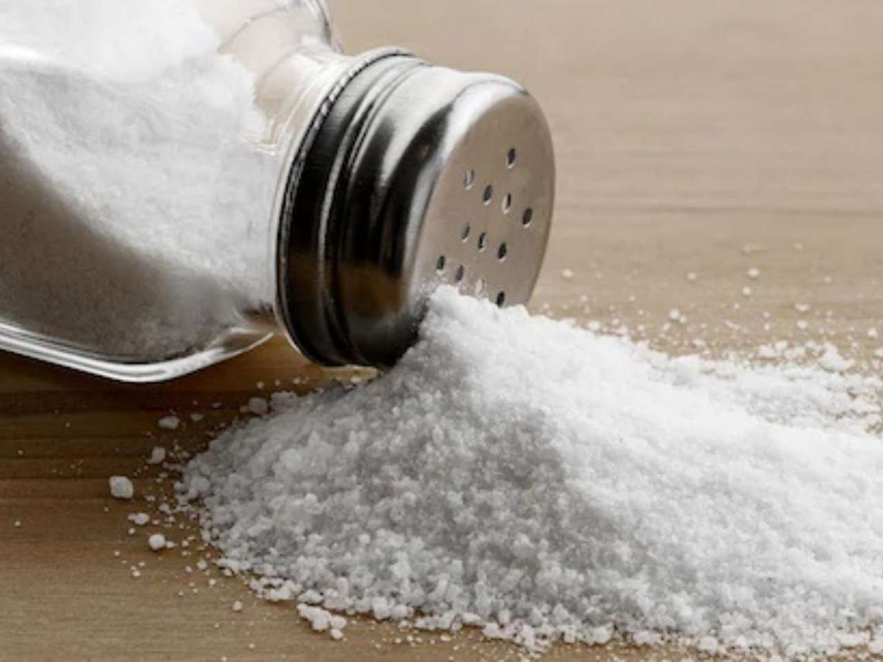 Regular or white salt