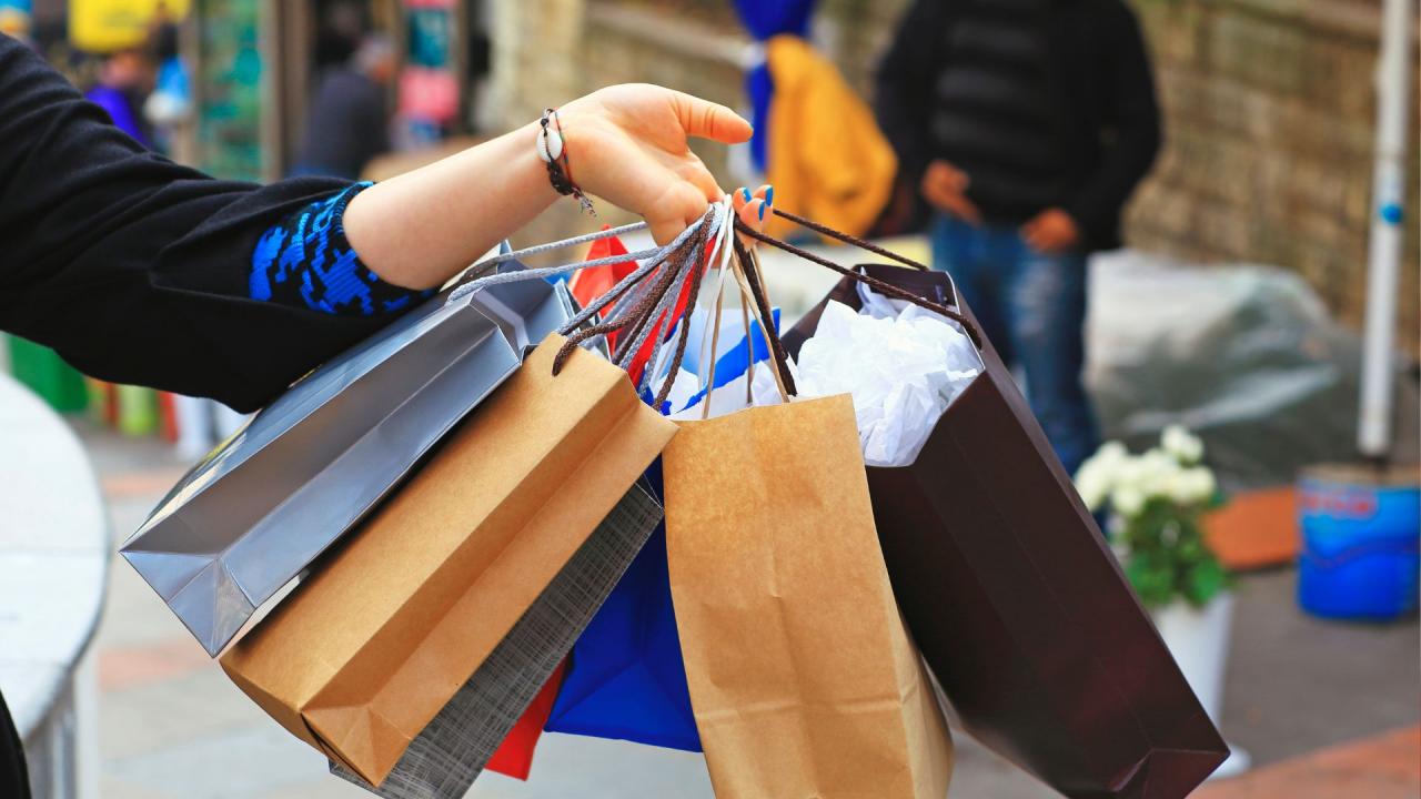 best way to save money while shopping