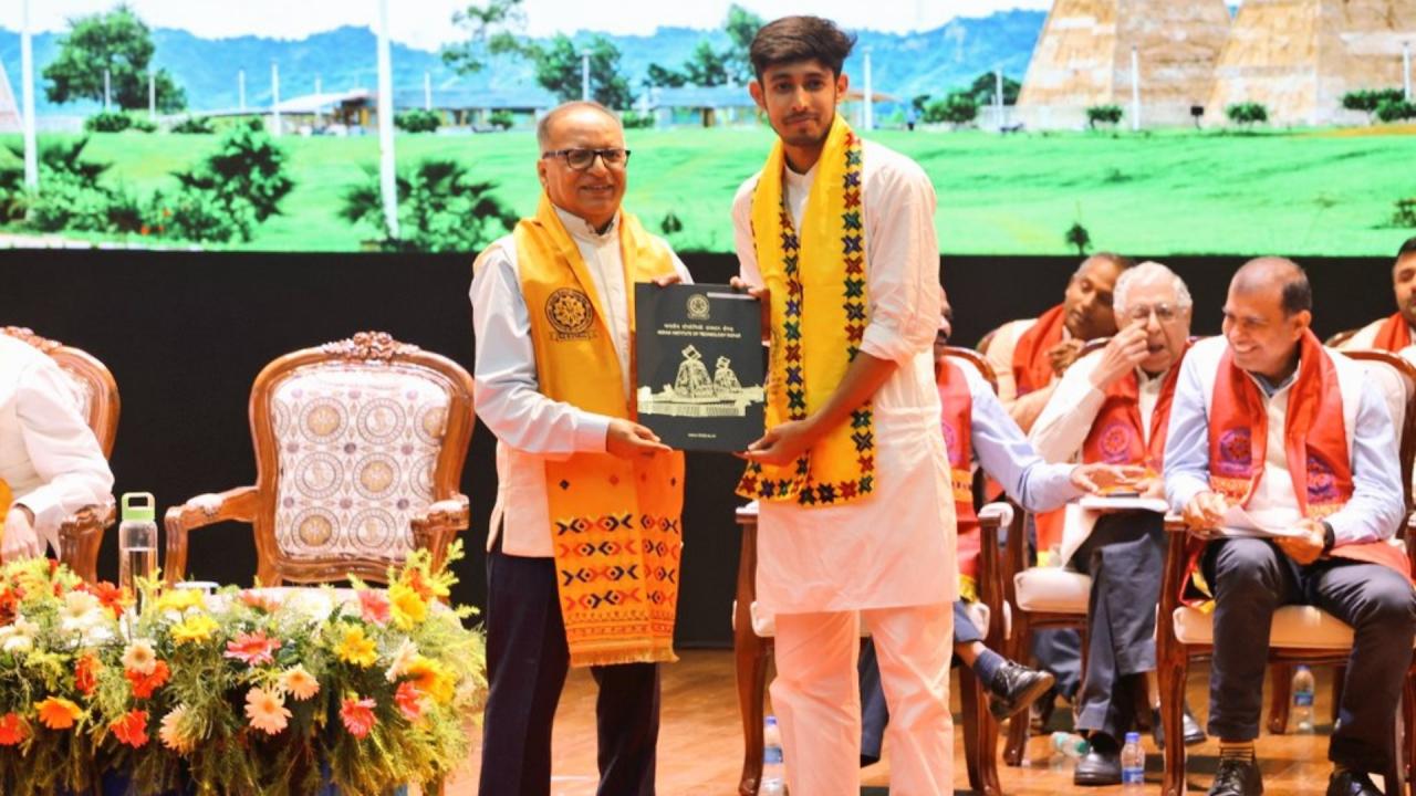 लोग कह रहे पूकी प्रोफेसर