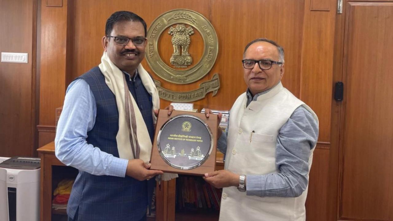 इन पुरस्कारों से सम्मानित हो चुके हैं प्रोफेसर आहूजा