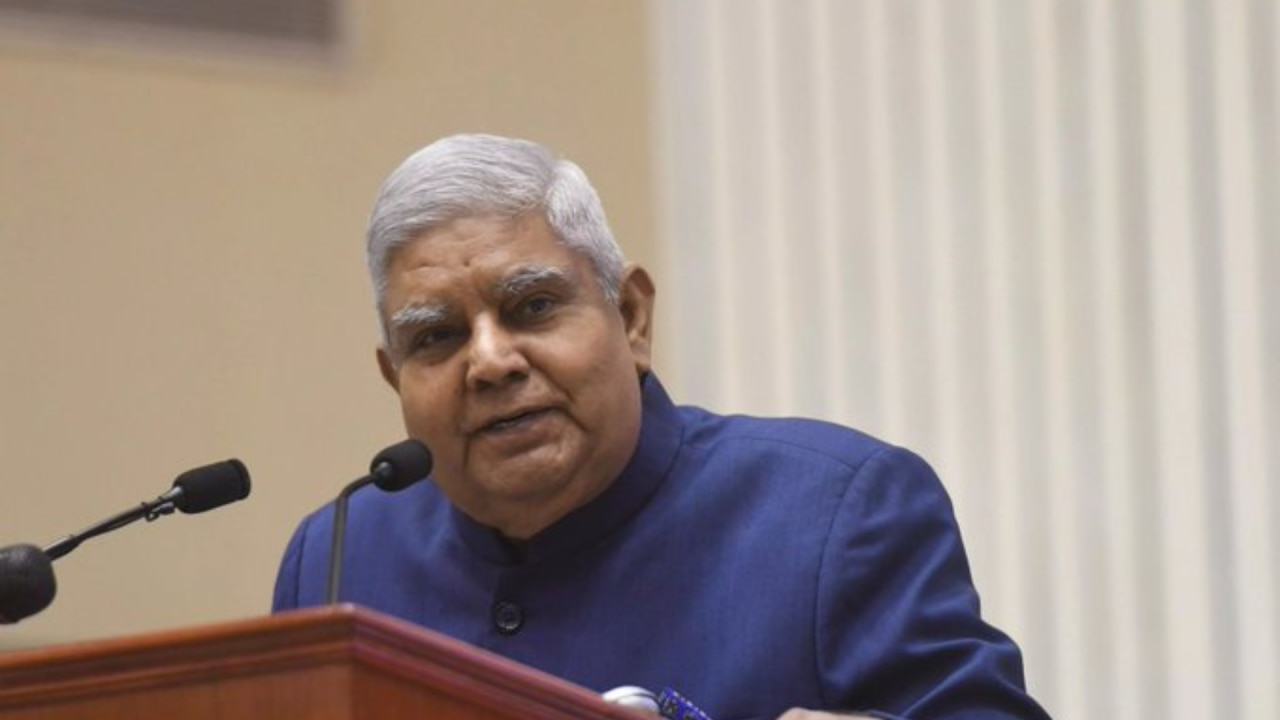 राजनीतिक हलकों में हलचल तेज