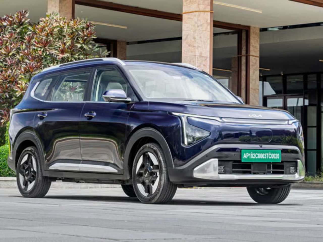 India's cheapest 7-Seater EV car launch: Check key features, variants ...