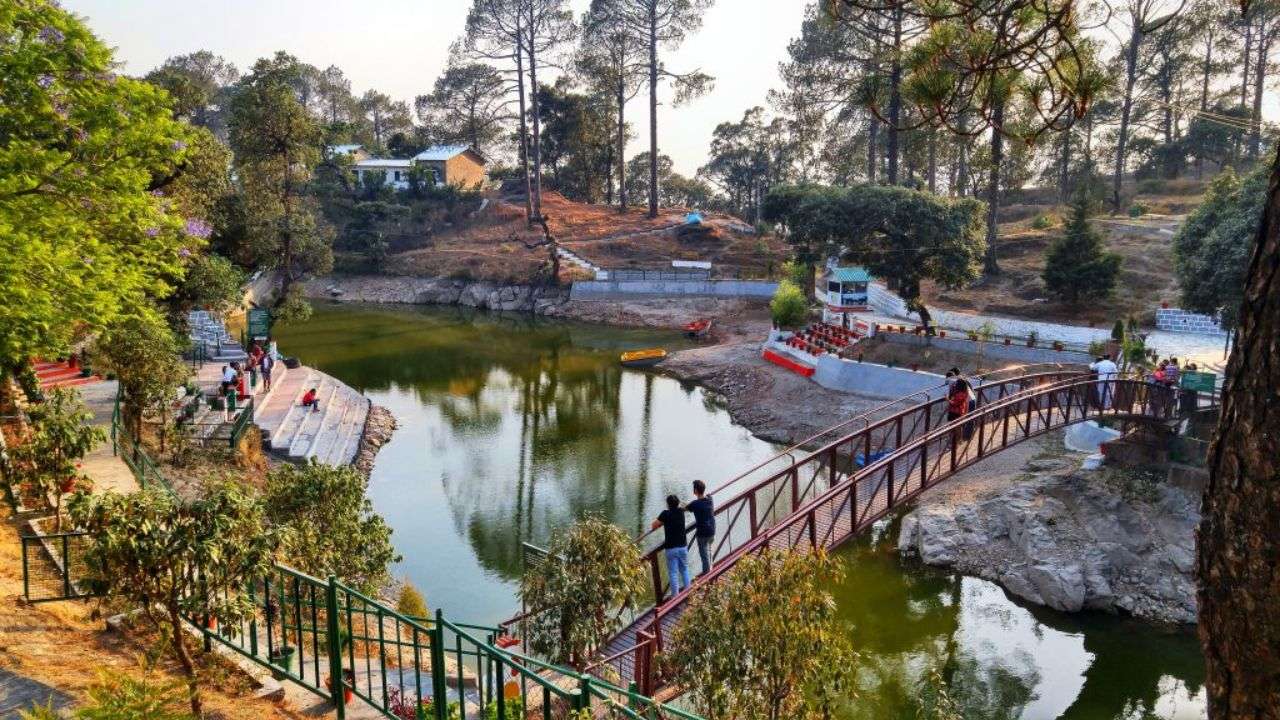 Lansdowne (270 km from Noida)