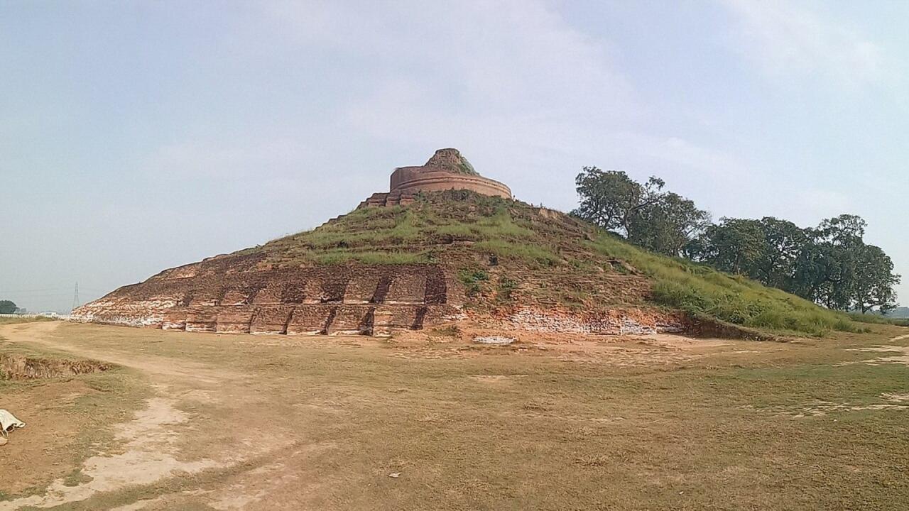 सम्राट अशोक ने करवाया था केसरिया स्तूप का निर्माण