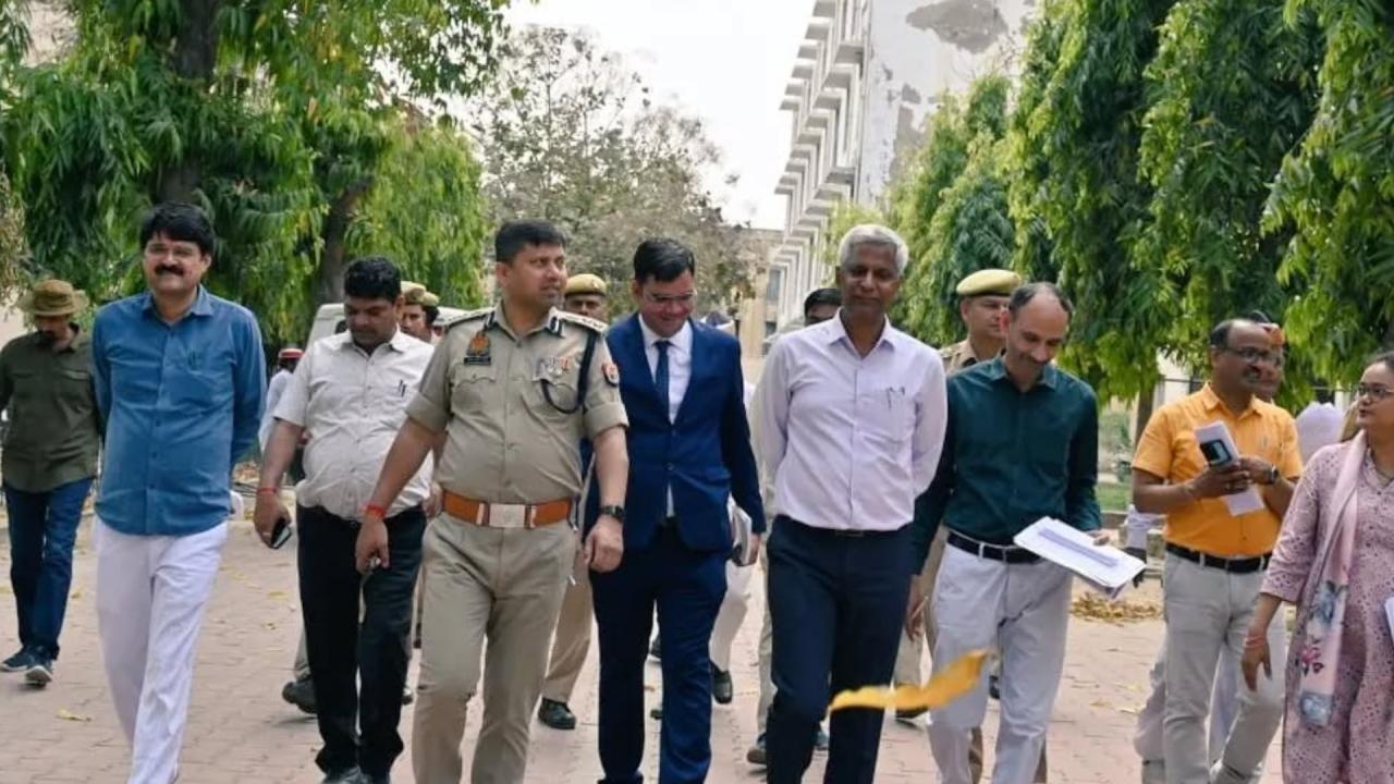 भ्रष्टाचार के खिलाफ खाईं 7 गोलियां