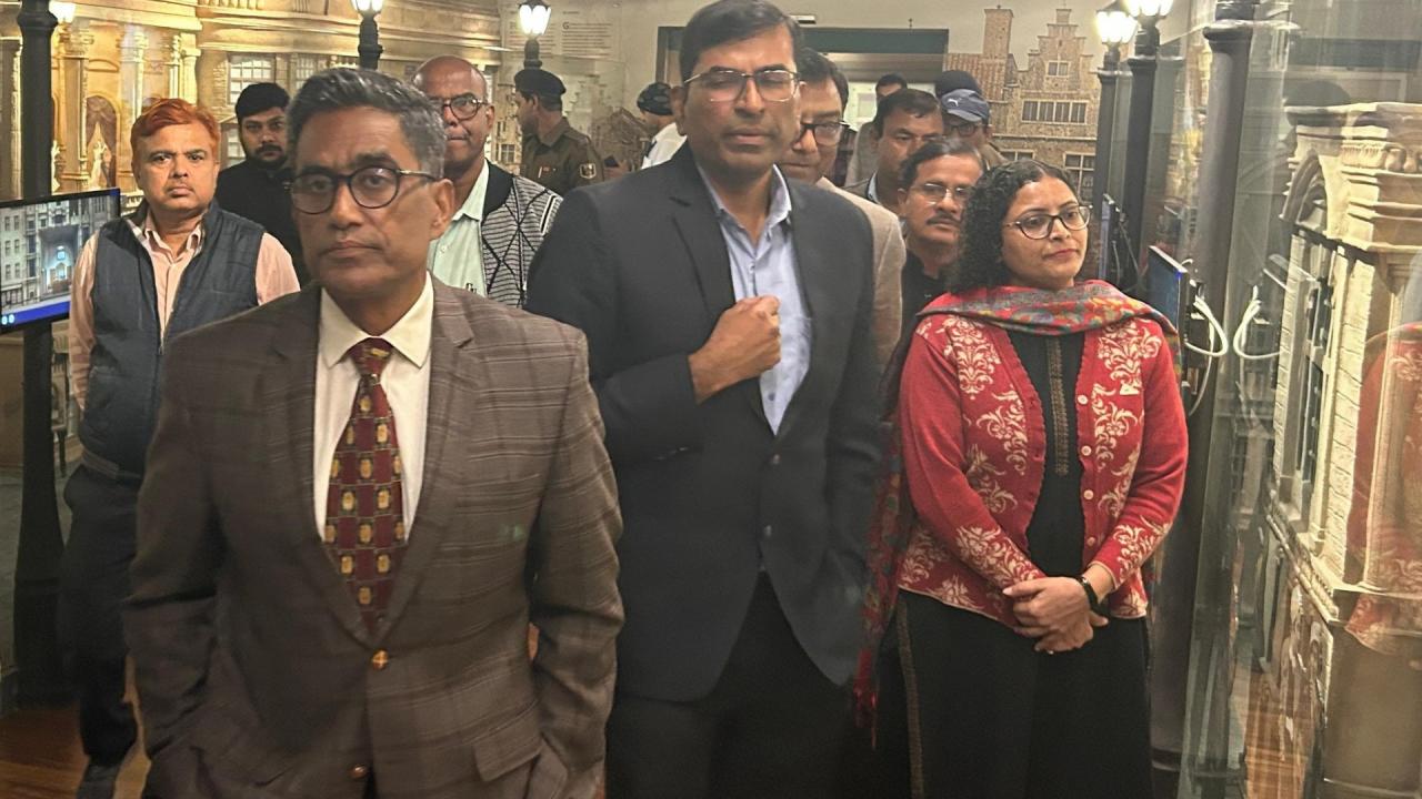 प्रोफेसरों के परिवार से आते हैं प्रत्यय अमृत