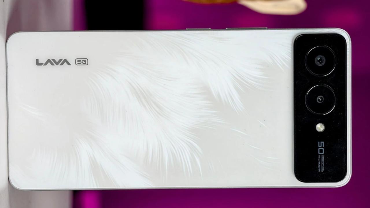 कैसी है Lava Blaze AMOLED 2 5G की बैटरी?