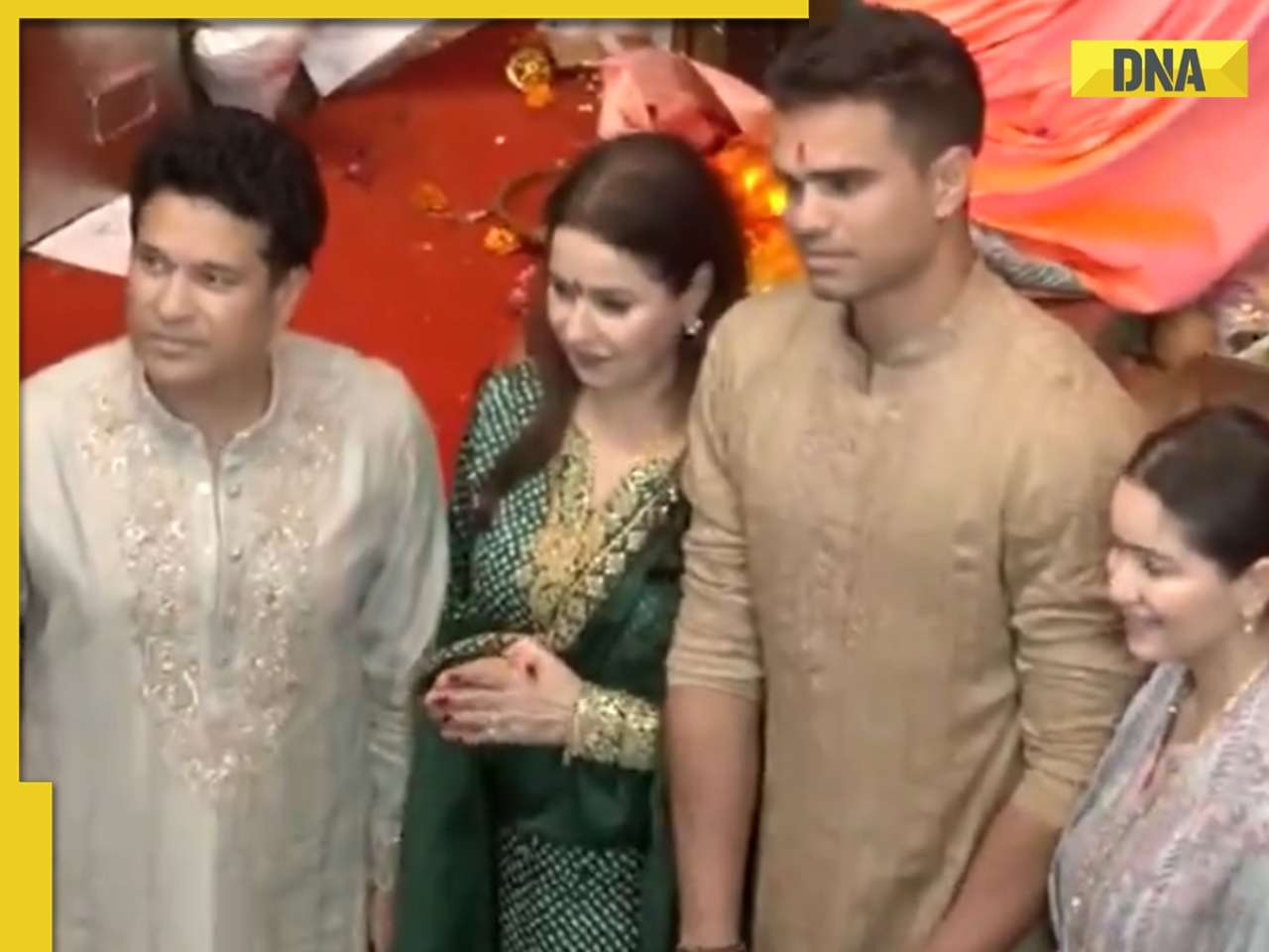 Sachin Tendulkar and family offer prayers at Lalbaugcha Raja in Mumbai, WATCH here