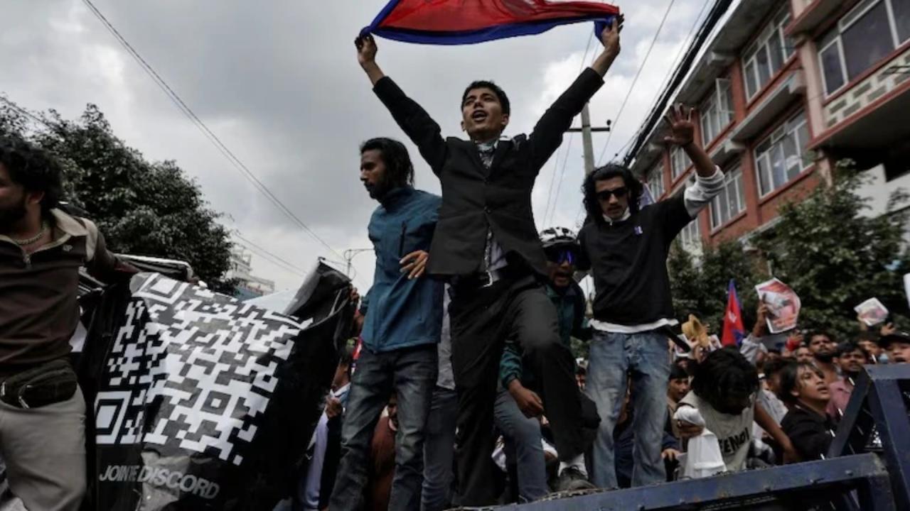 जेन जी के आंदोलन- जिन्होंने सरकारों को उखाड़ फेंका