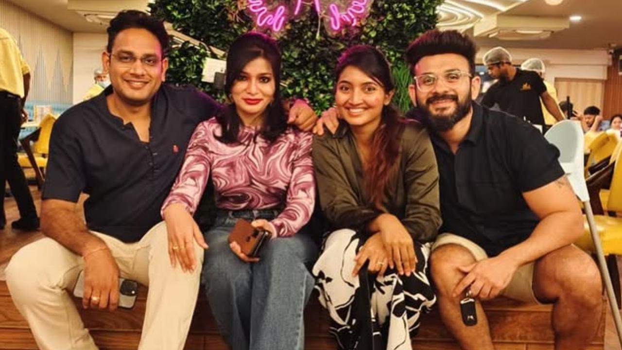 भारत के युवा जोड़ों के लिए सादगी का एक पाठ