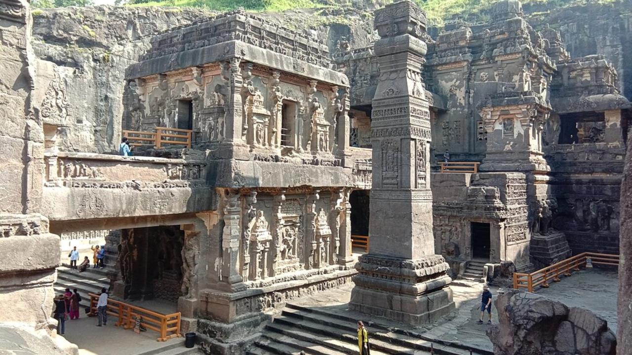 ₹20 का नोट - एलोरा गुफाएं, महाराष्ट्र