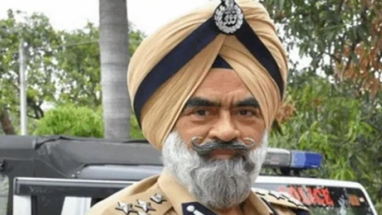 बिचौलिए ने 8 लाख रुपये लिए कैश