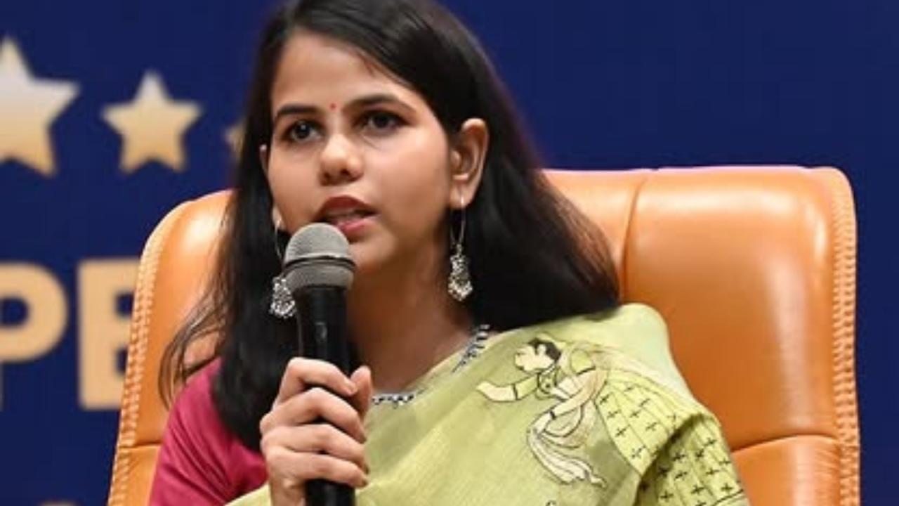 2022 की यूपीएससी टॉपर इशिता किशोर (पॉलिटिकल साइंस एंड इंटरनेशनल रिलेशन)