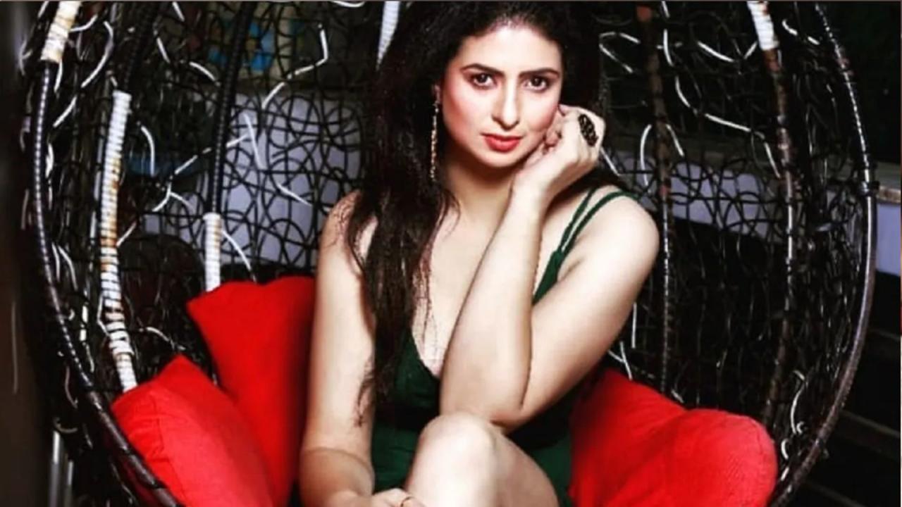 10 लाख का मांगा गुजारा भत्ता