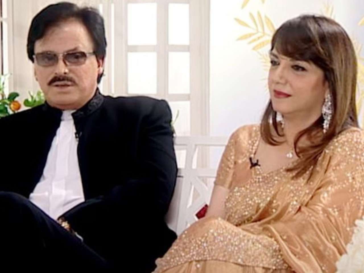 Net worth and achievements of Sanjay Khan and Zarine Khan