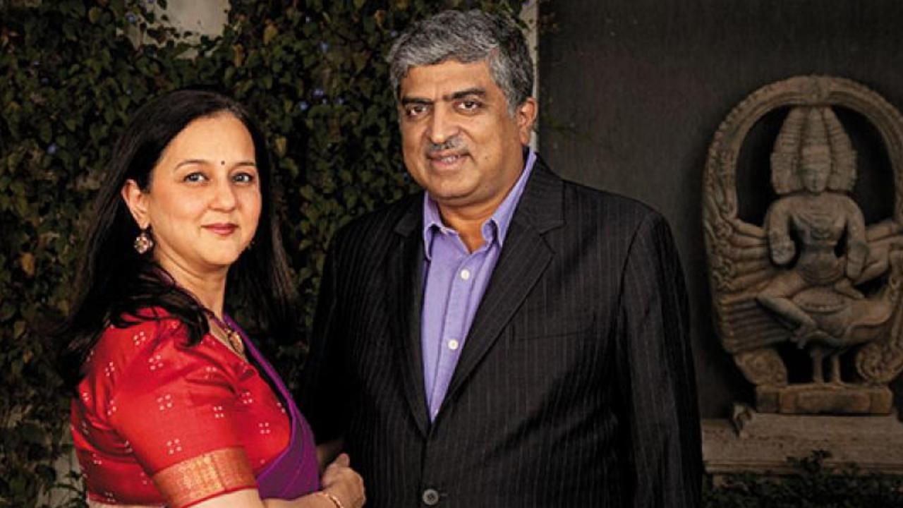  लेखिका रोहिणी नीलेकणि