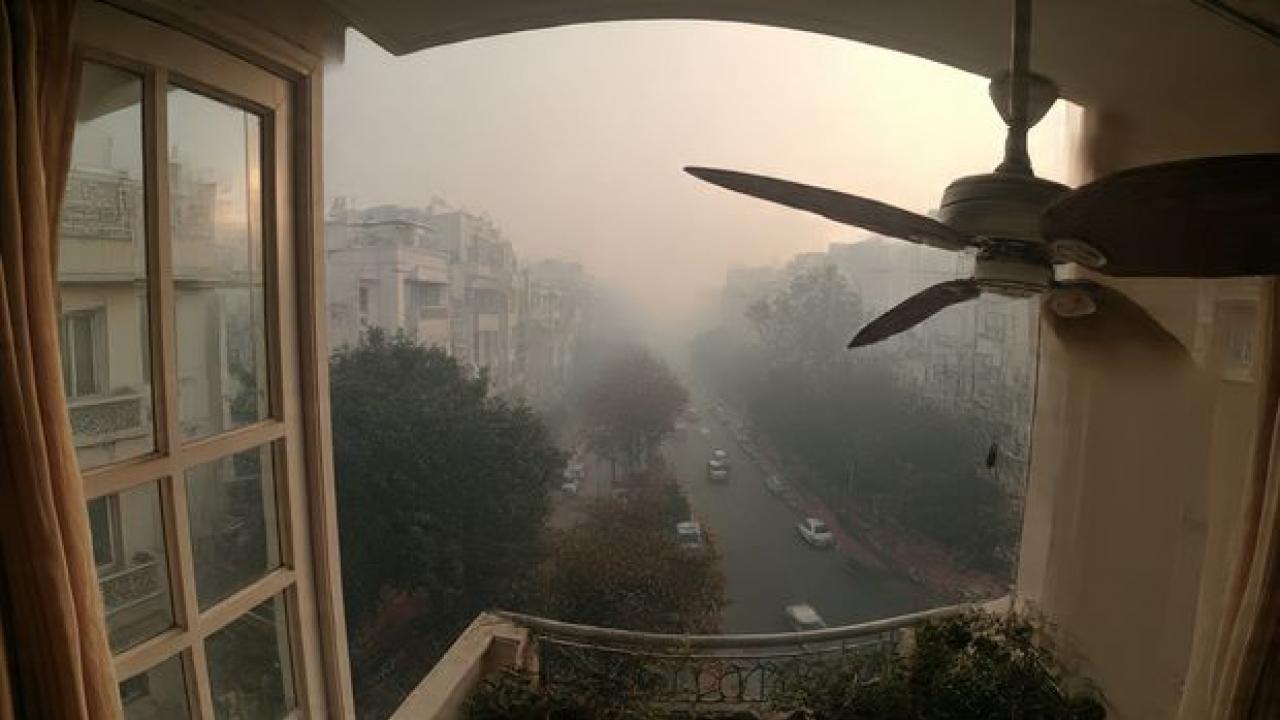 समाधान की राह आसमान में नहीं, ज़मीन पर