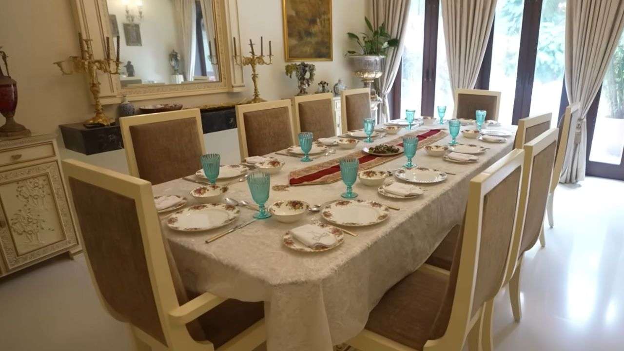 Elegant dining room