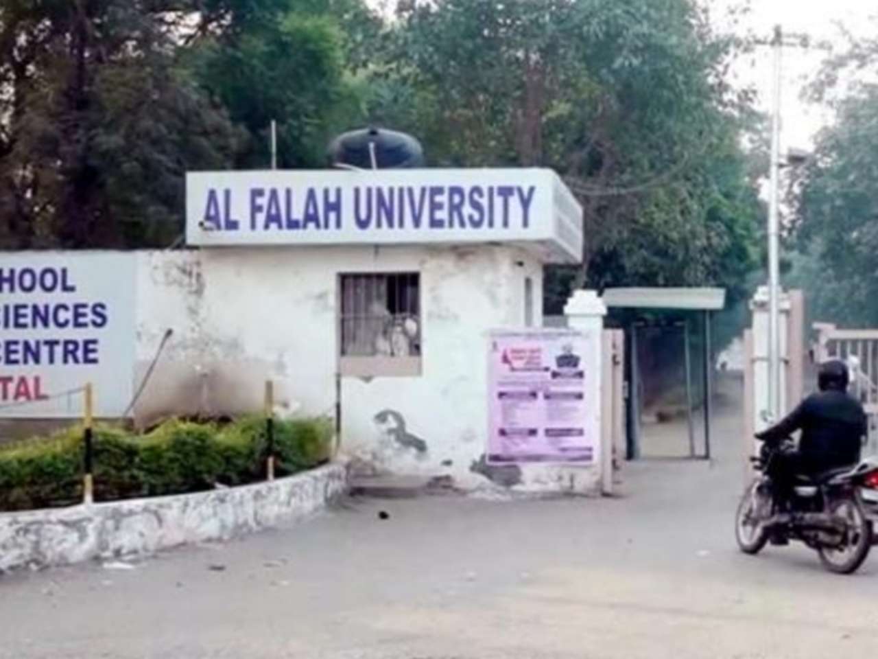 Umar drove through several areas before Red Fort complex