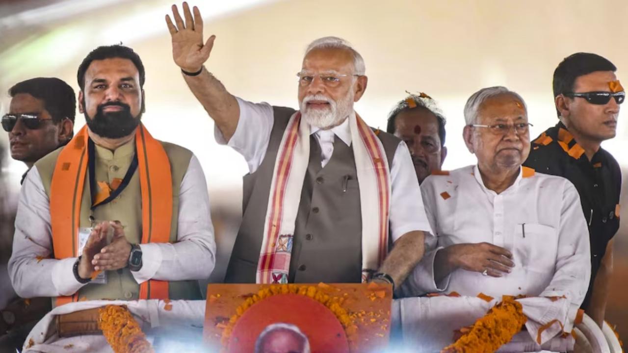 क्या बैठ रहा है समीकरण? 