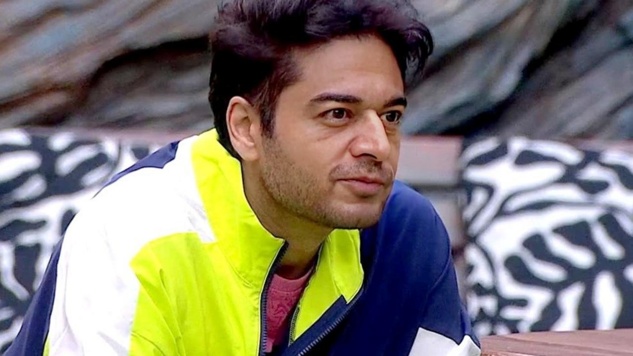 कॉर्पोरेट करियर से शुरुआत